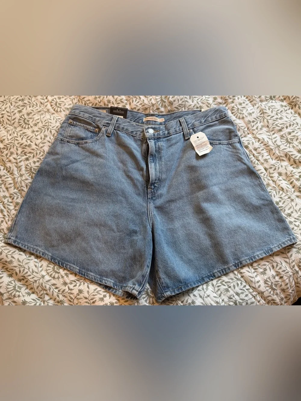 Levi's Light Wash High Rise Baggy Denim Shorts NWT 34